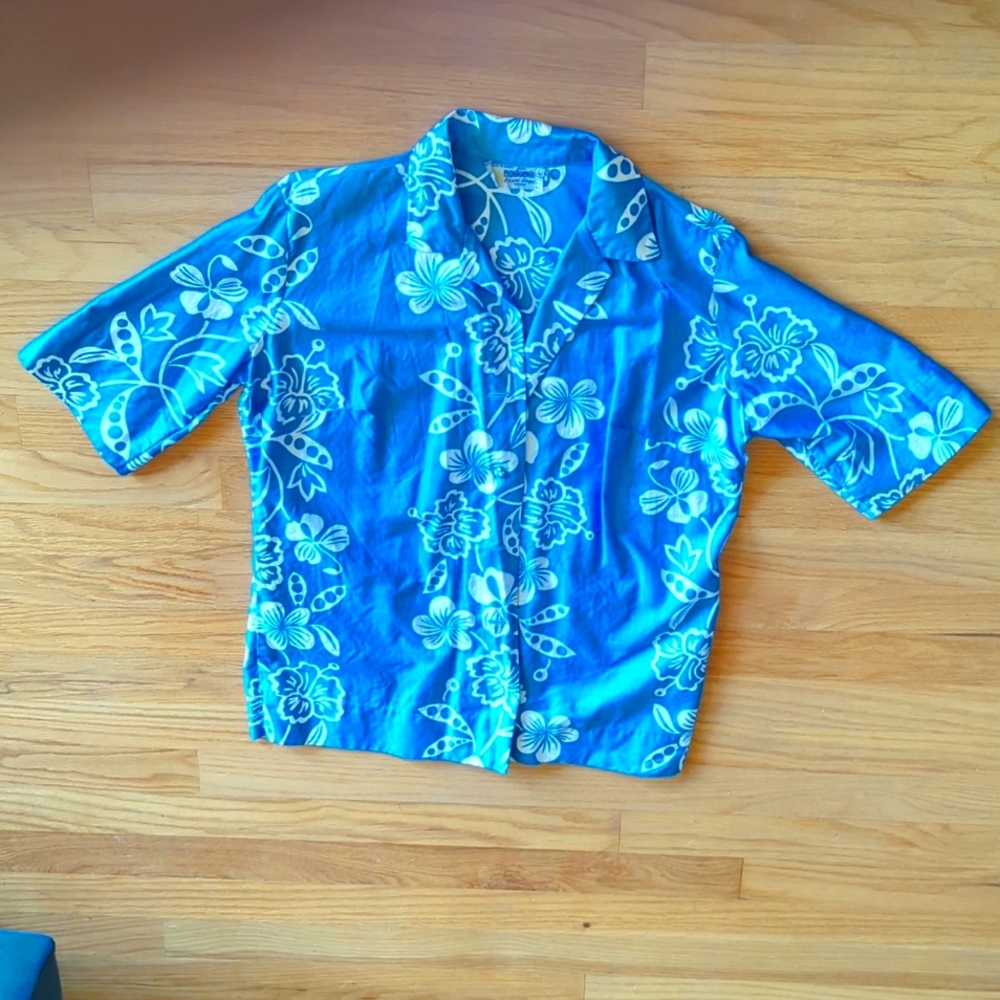 Vintage Women's Tailor Cut Aloha Shirt